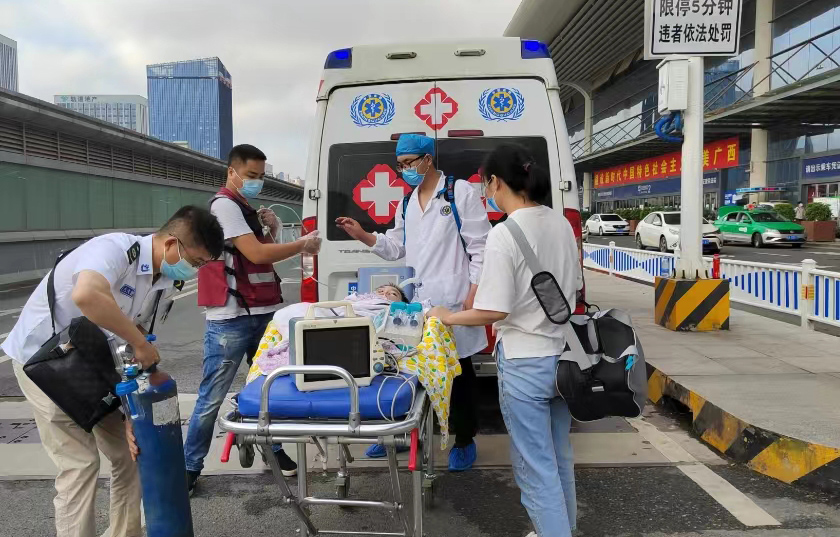 吴川市救护车出租公司